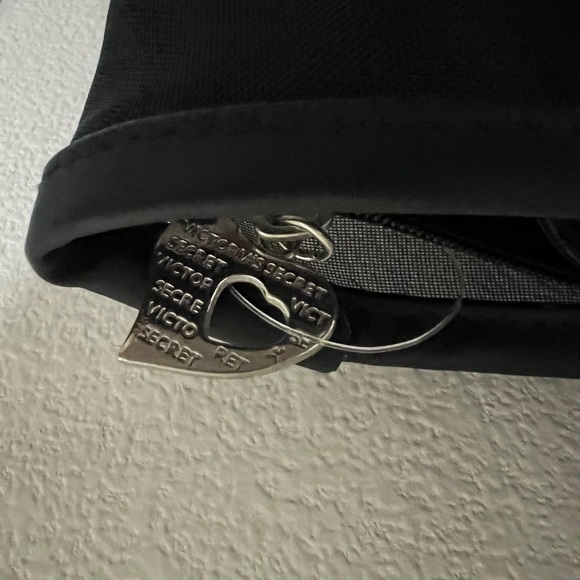 Victoria’s Secret Mesh Tote with removable liner, same or next day shipping - Picture 2 of 3